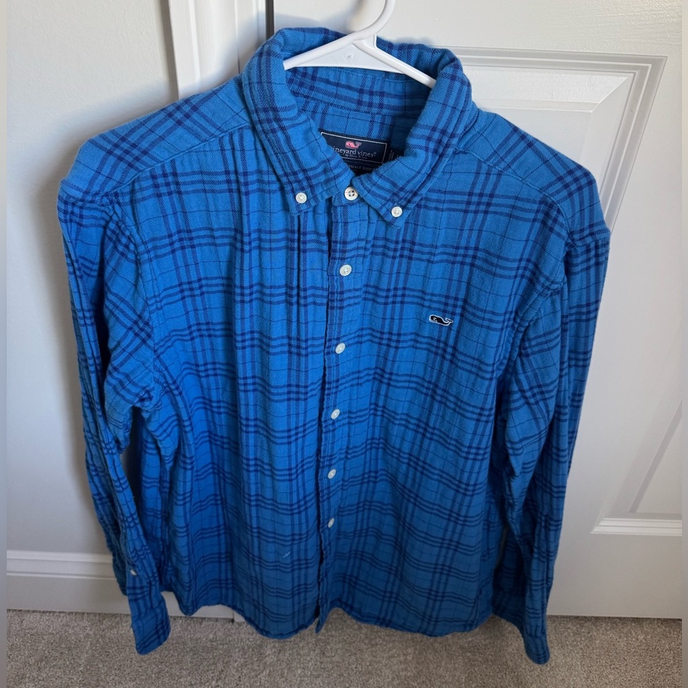 Men’s Vineyard Vines Classic Whale Button down Shirt Size L.